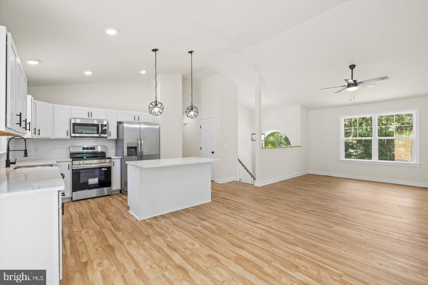 PRESIDENTIAL LAKES - Residential