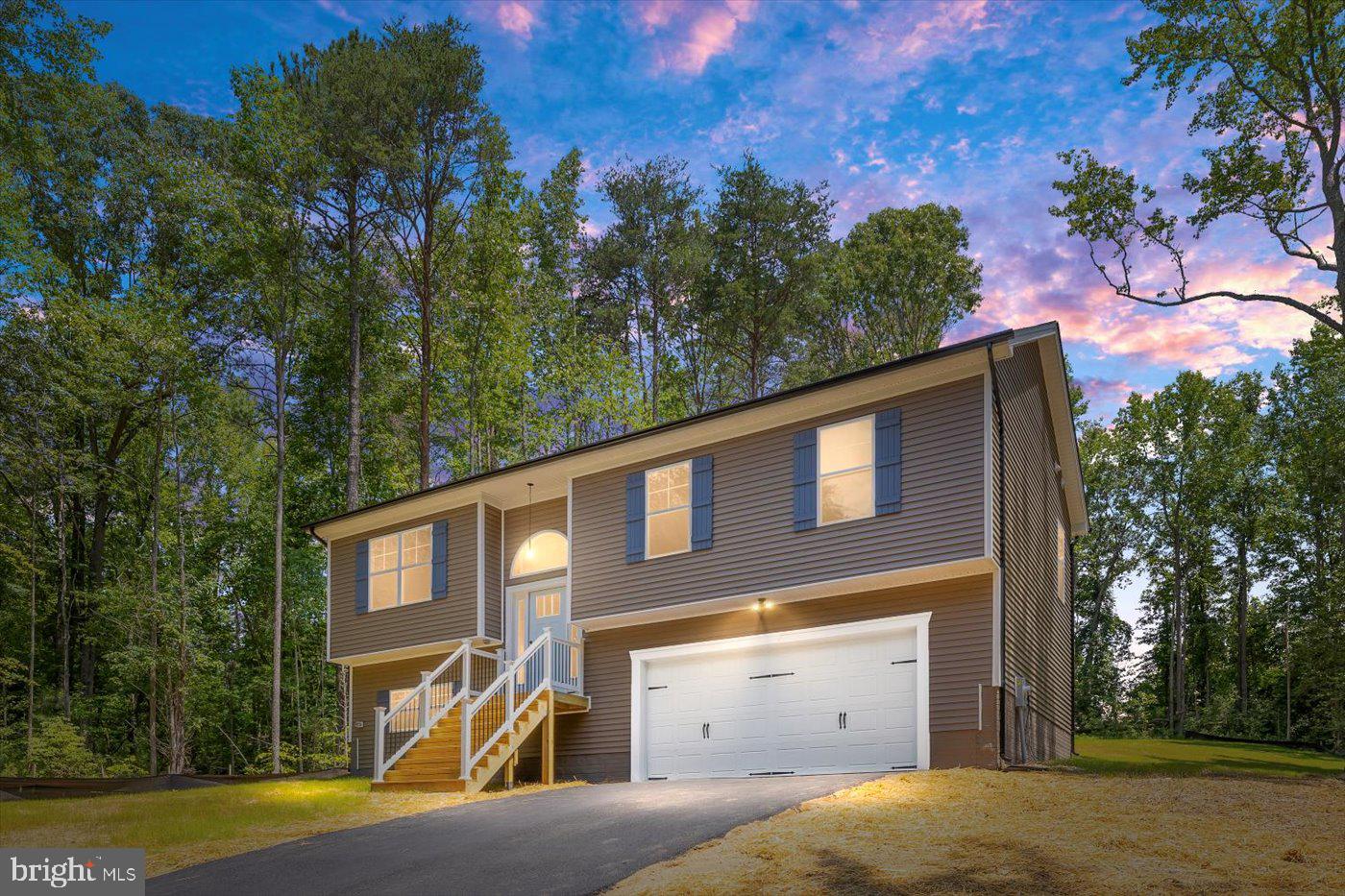 PRESIDENTIAL LAKES - Residential