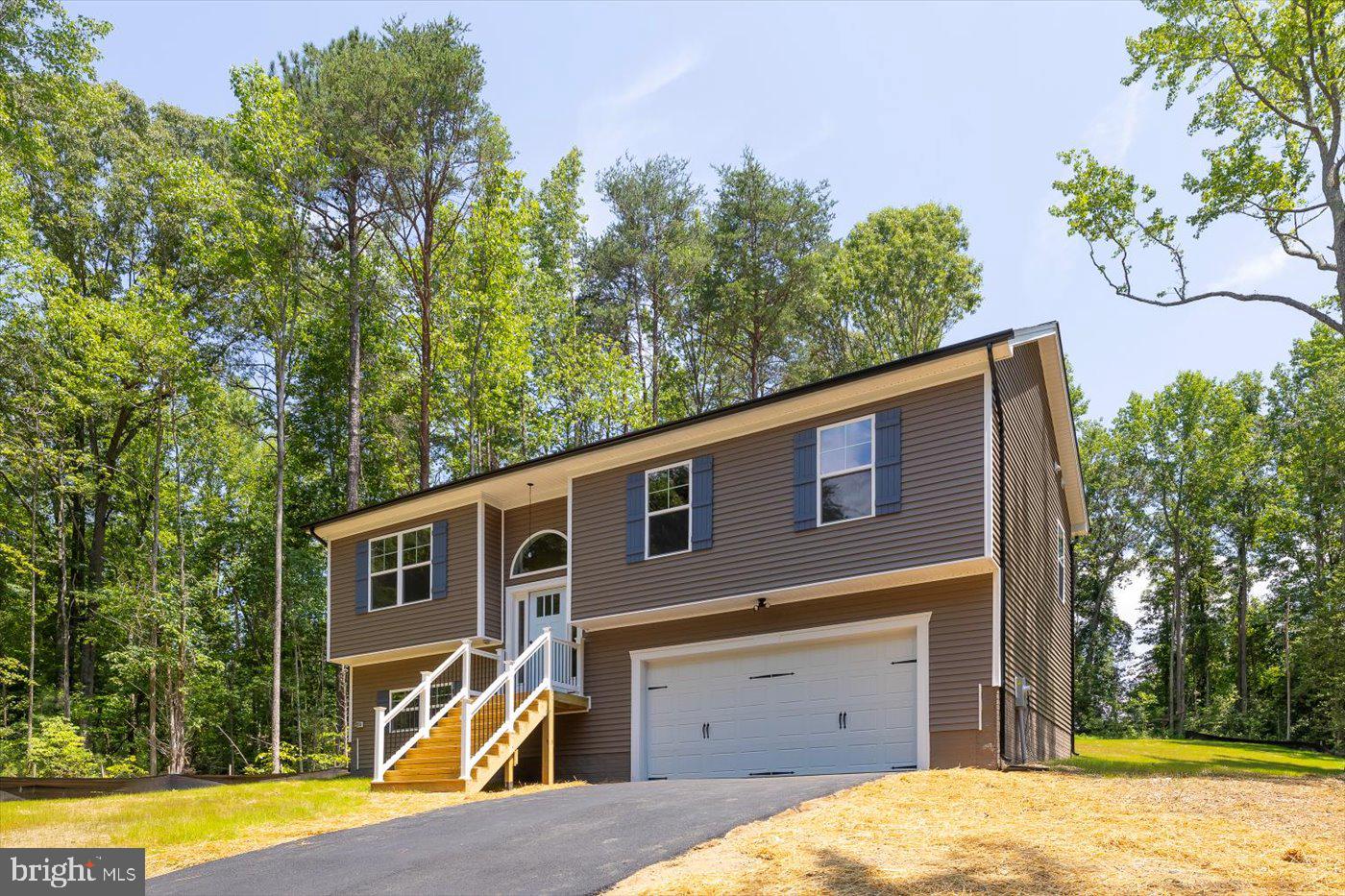 PRESIDENTIAL LAKES - Residential