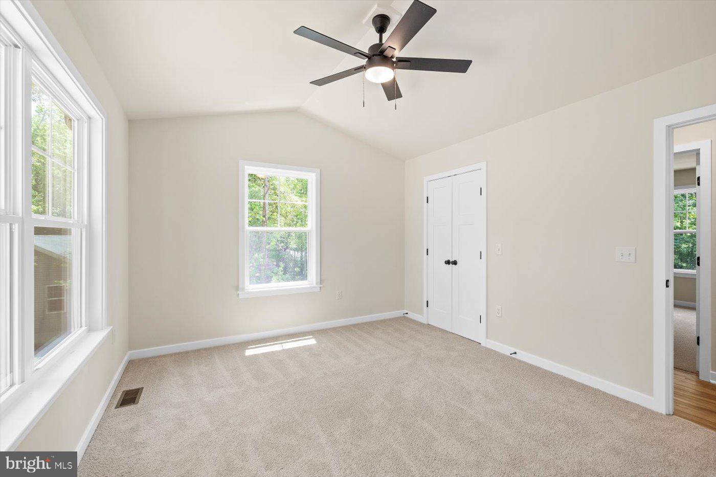 PRESIDENTIAL LAKES - Residential