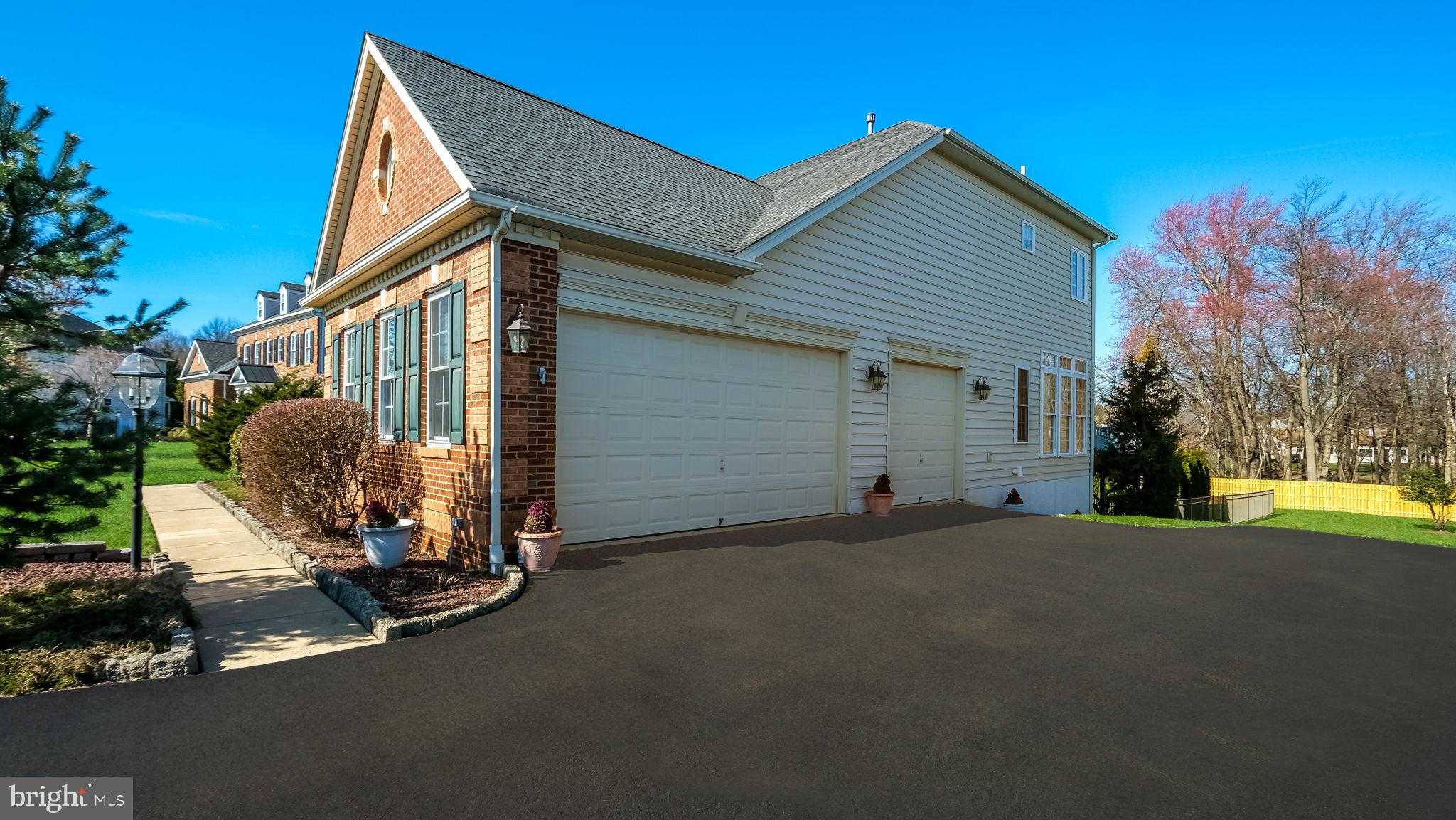 ASHTON RESERVE - Residential