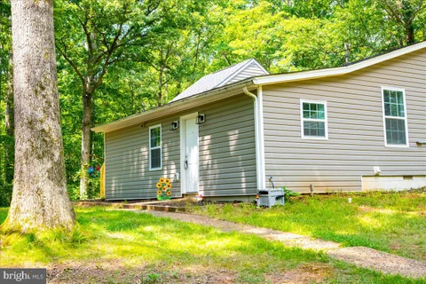12350 Roselawn Lane, Midland, VA MLS: VAFQ2021616