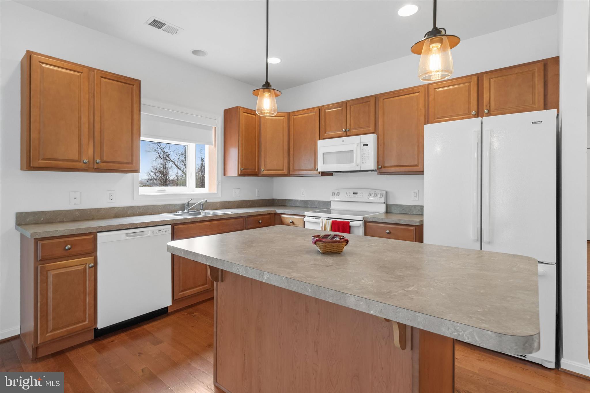 STEEPLE GLENN - Residential