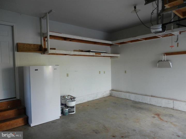 FOXFIELD AT MIDDLETOWN - Residential Lease