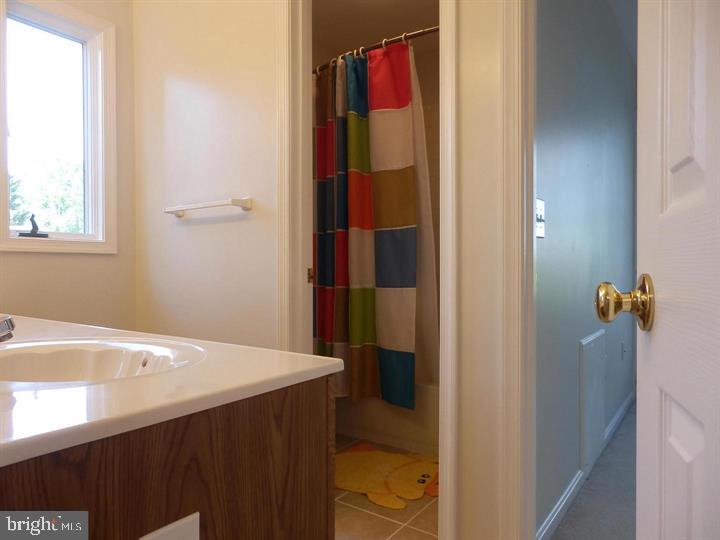 FOXFIELD AT MIDDLETOWN - Residential Lease