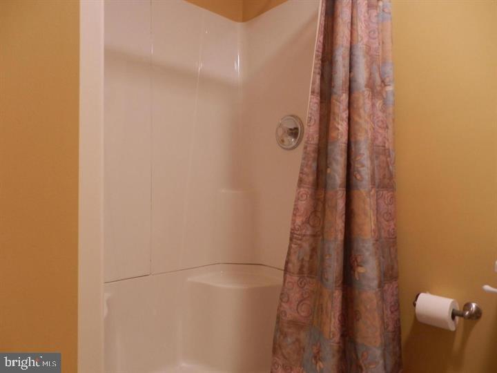 FOXFIELD AT MIDDLETOWN - Residential Lease