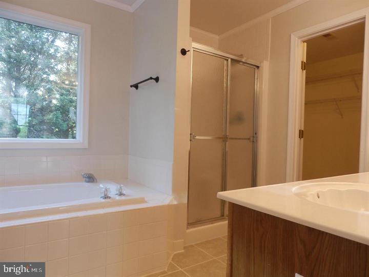 FOXFIELD AT MIDDLETOWN - Residential Lease