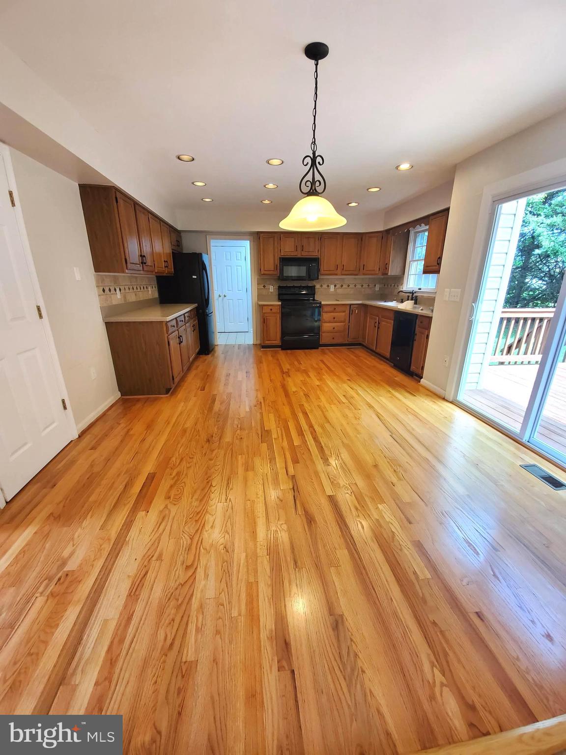 FOXFIELD AT MIDDLETOWN - Residential Lease