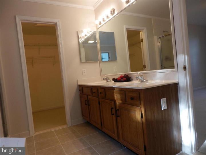 FOXFIELD AT MIDDLETOWN - Residential Lease