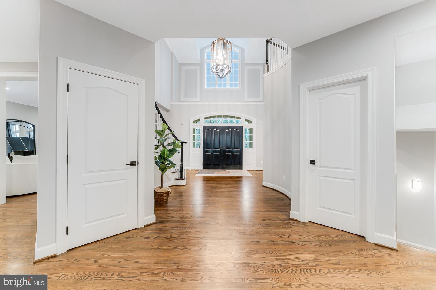 7814 CROWNHURST COURT