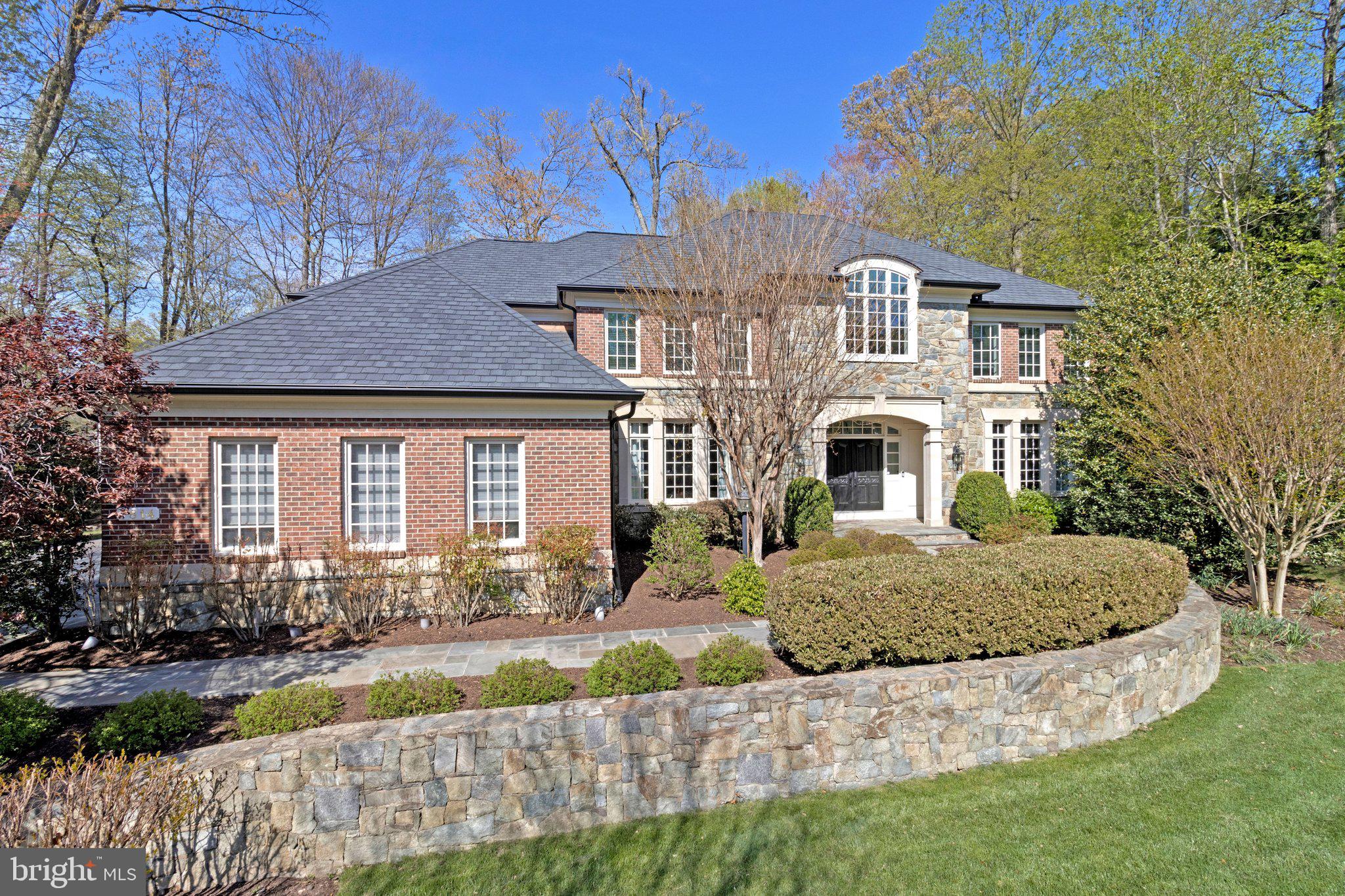 7814 CROWNHURST COURT