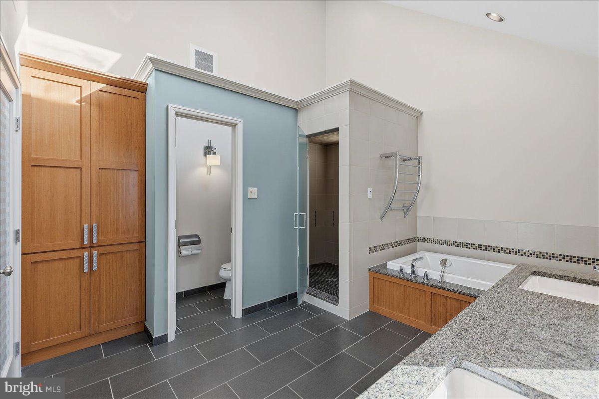 MAPLE GLEN - Residential