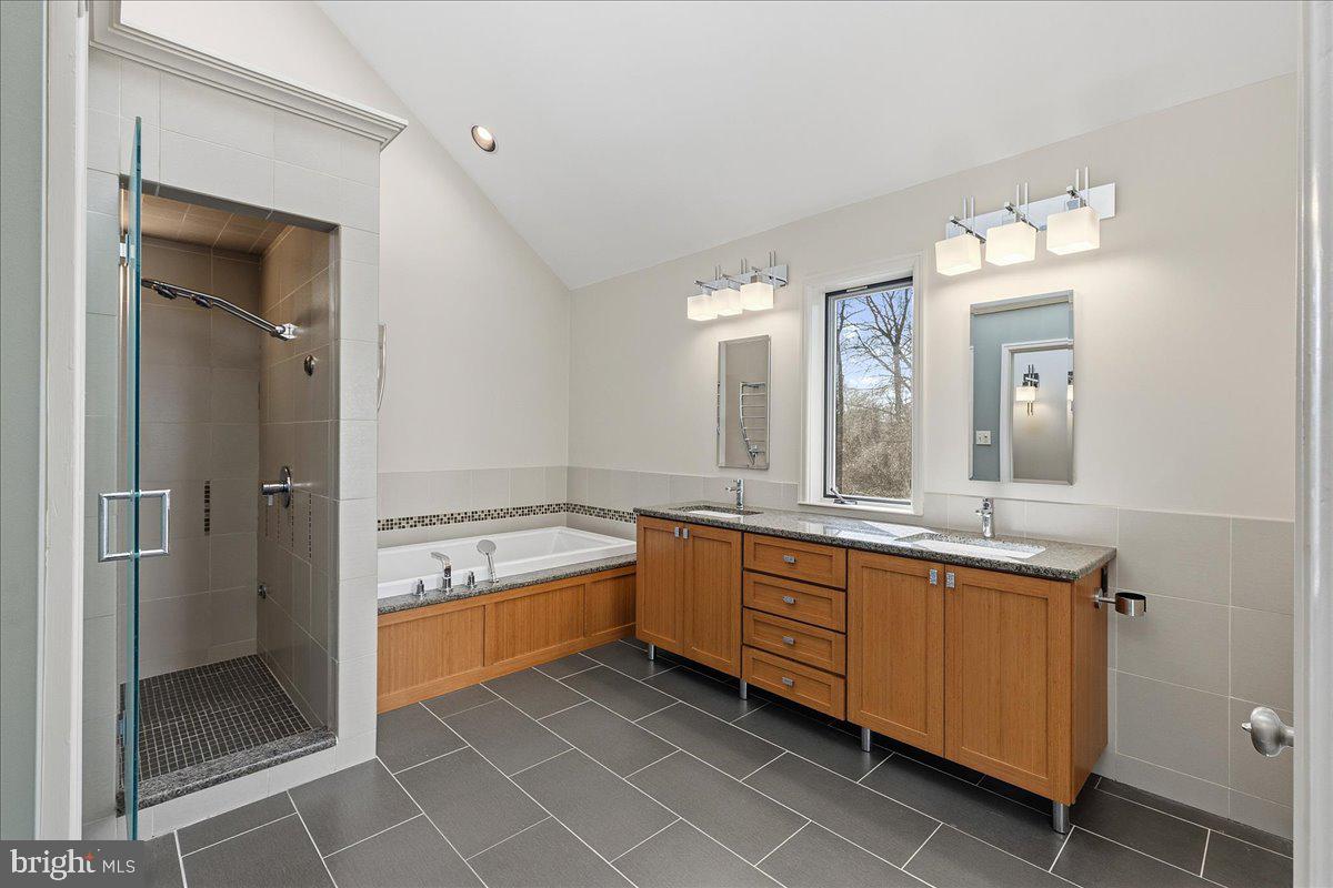 MAPLE GLEN - Residential