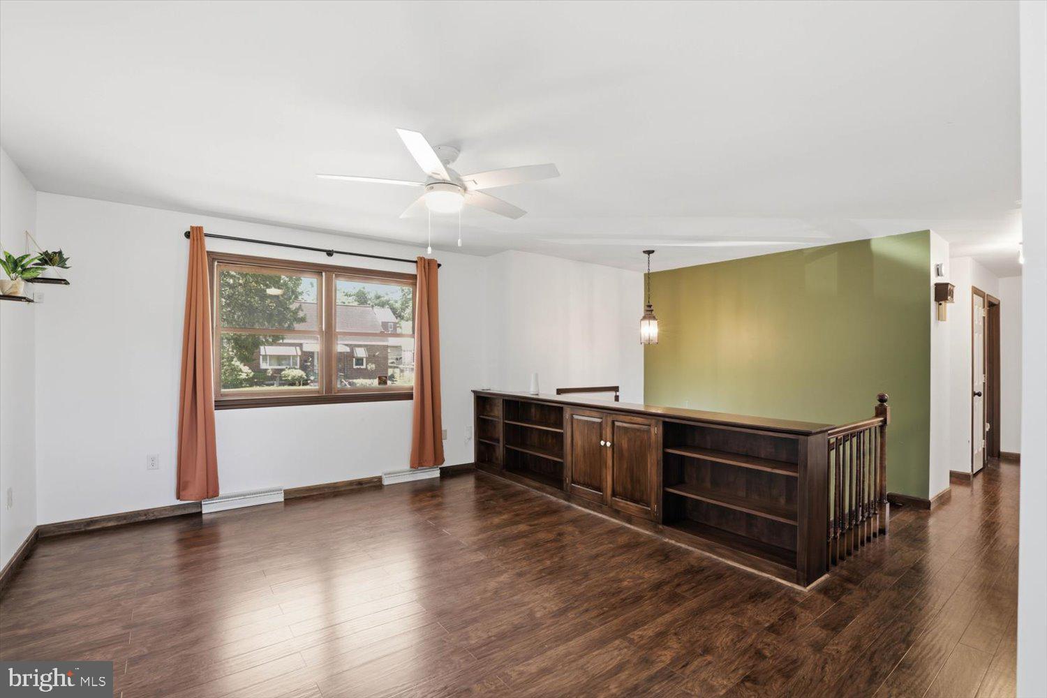715 CENTER AVENUE