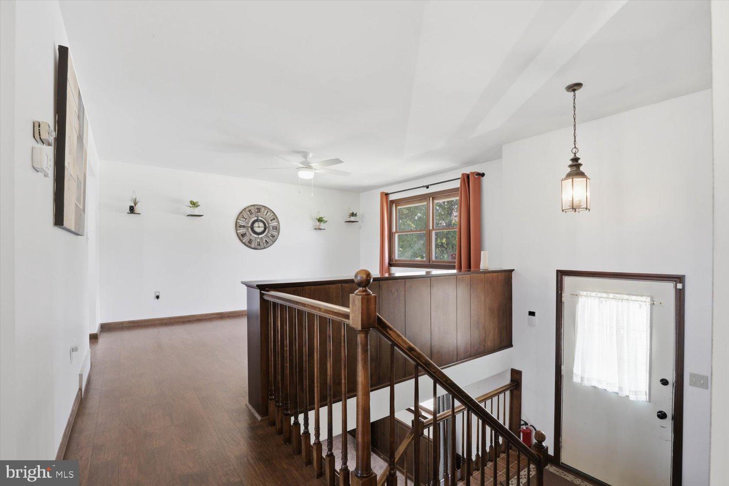 715 CENTER AVENUE