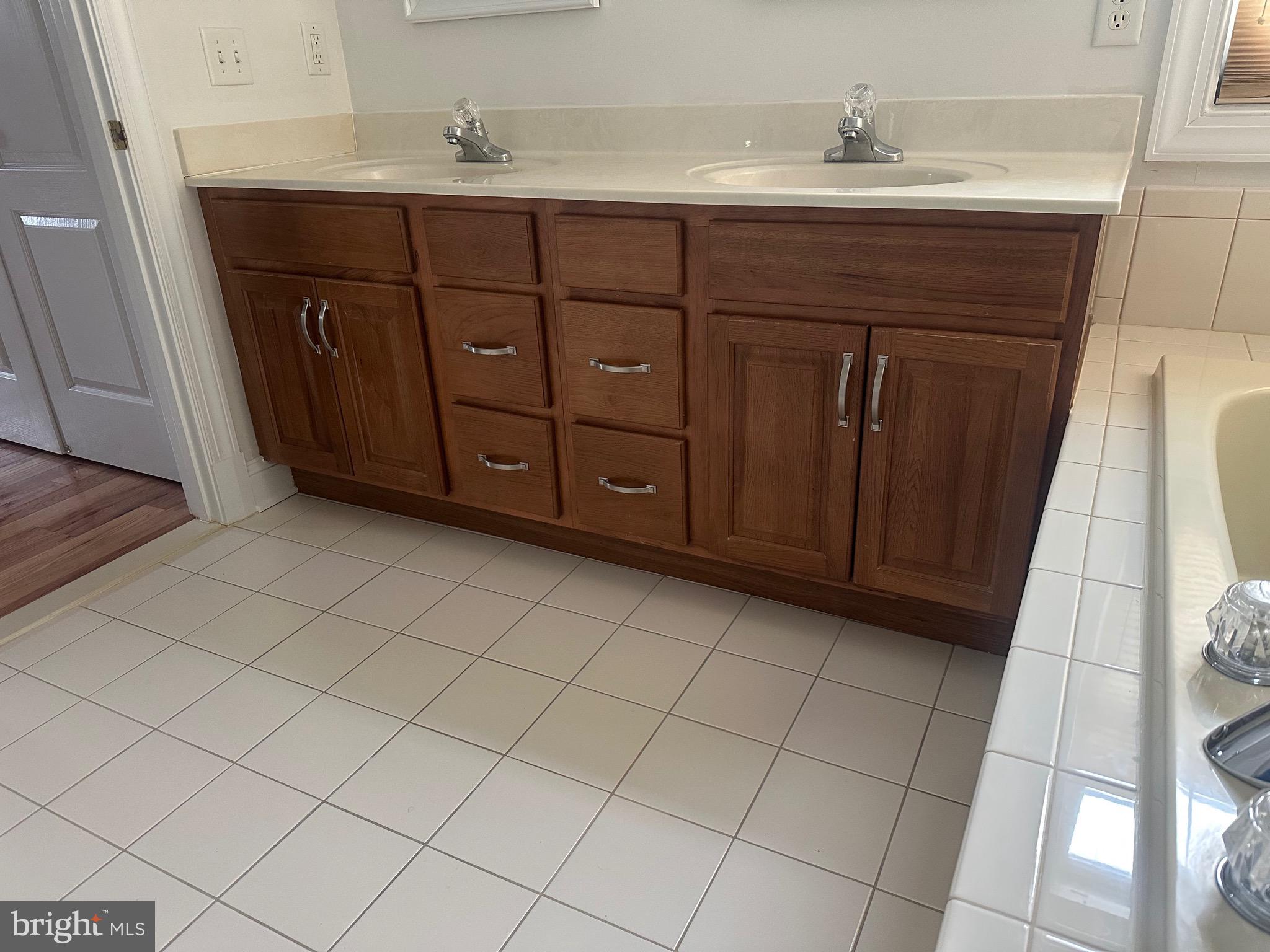 EMERSON - Residential