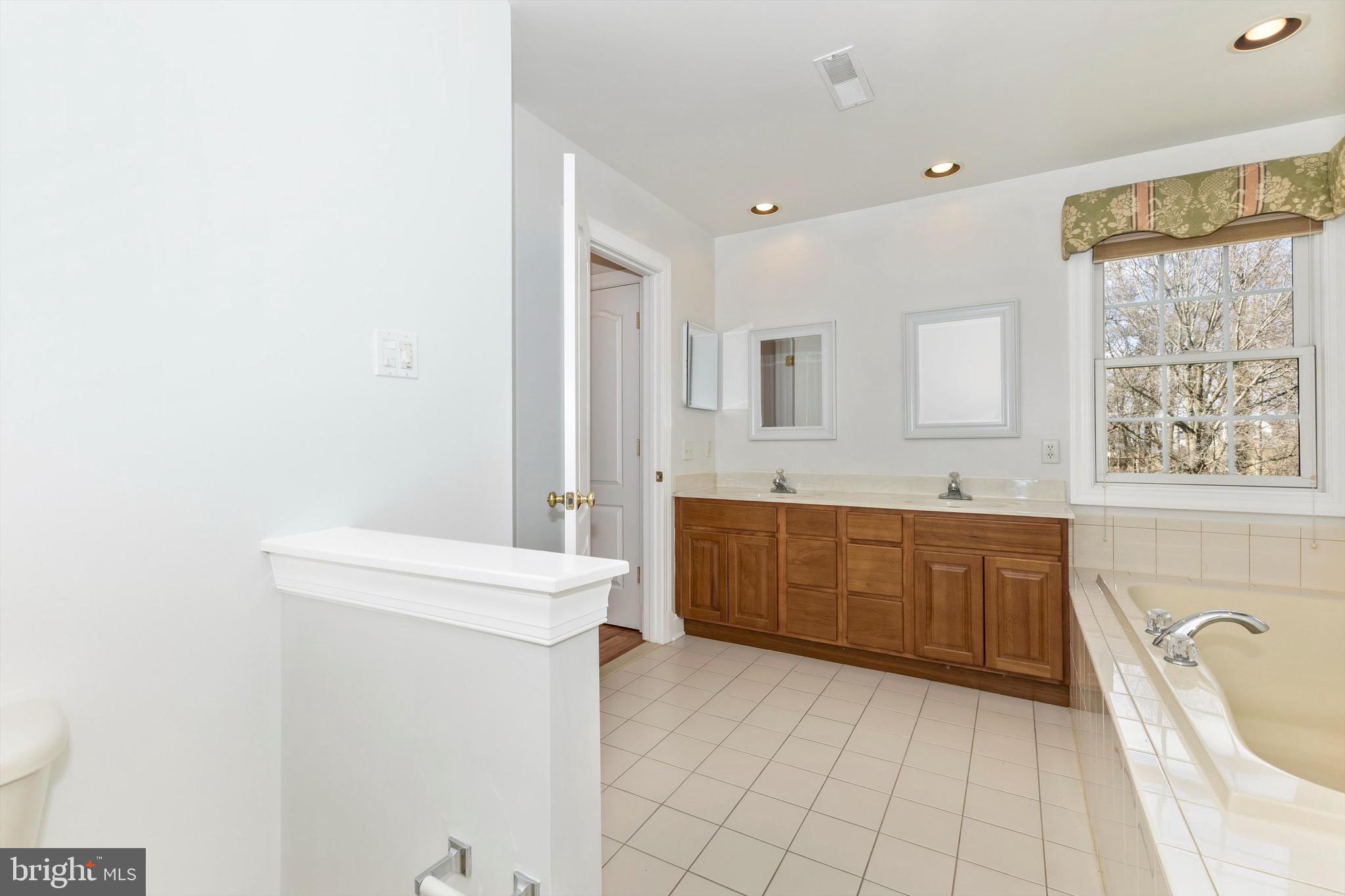 EMERSON - Residential