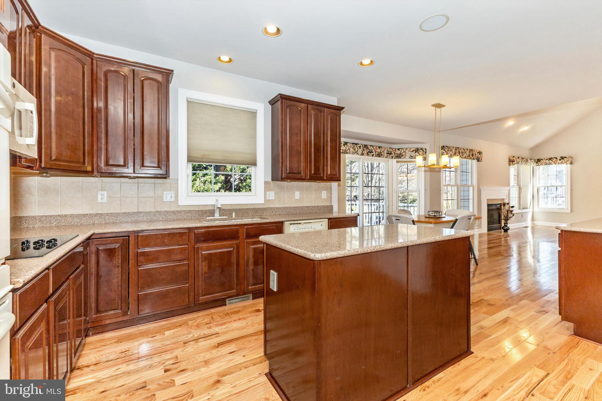 EMERSON - Residential