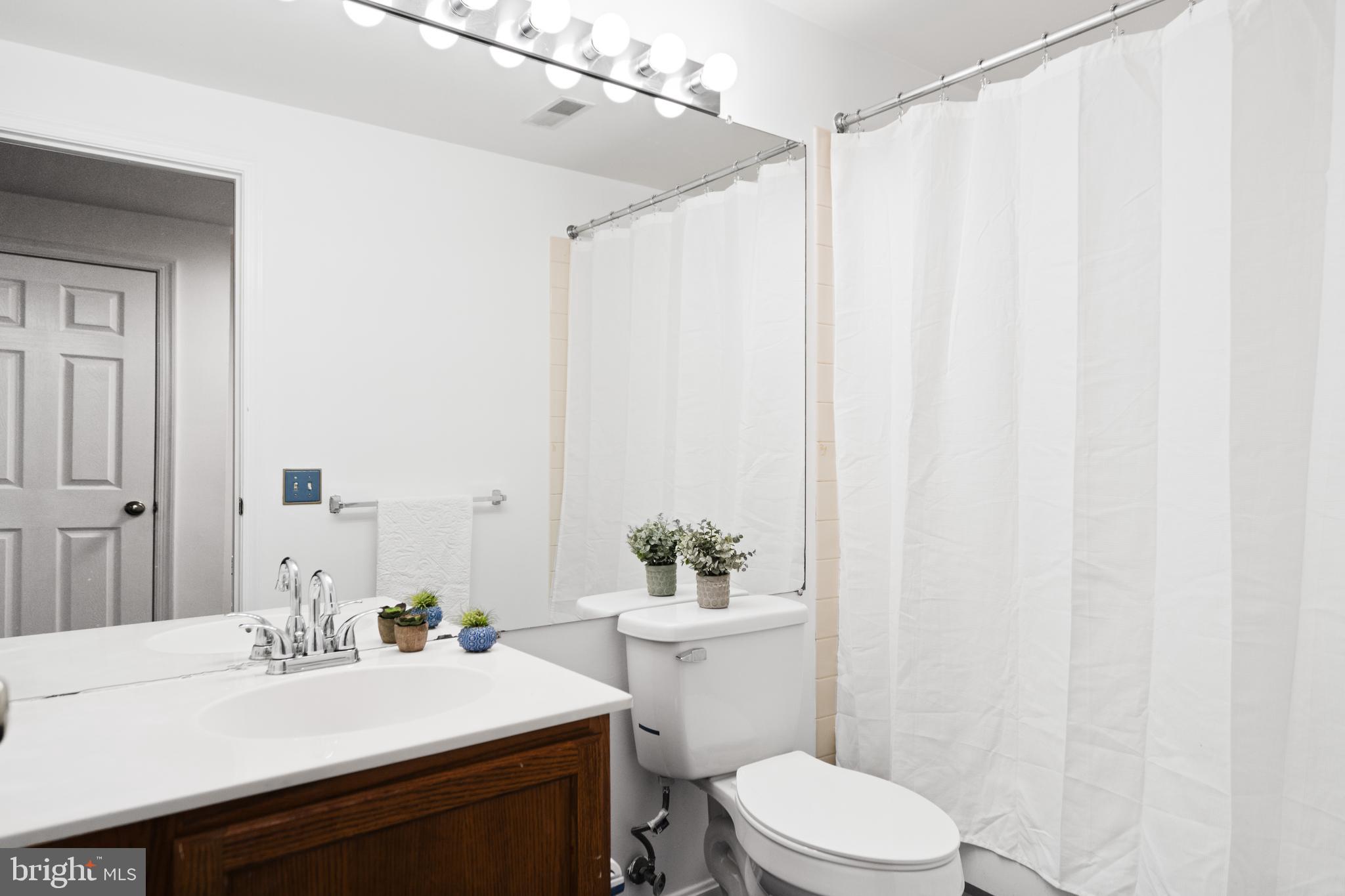 RIVER OAKS - Residential