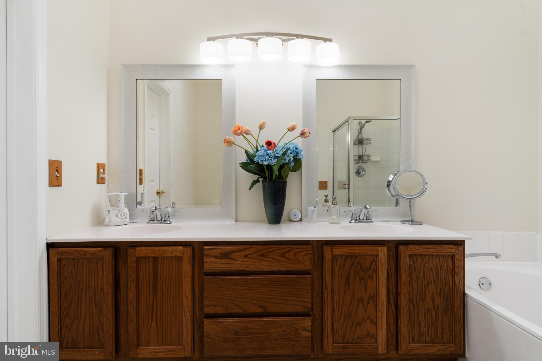 RIVER OAKS - Residential