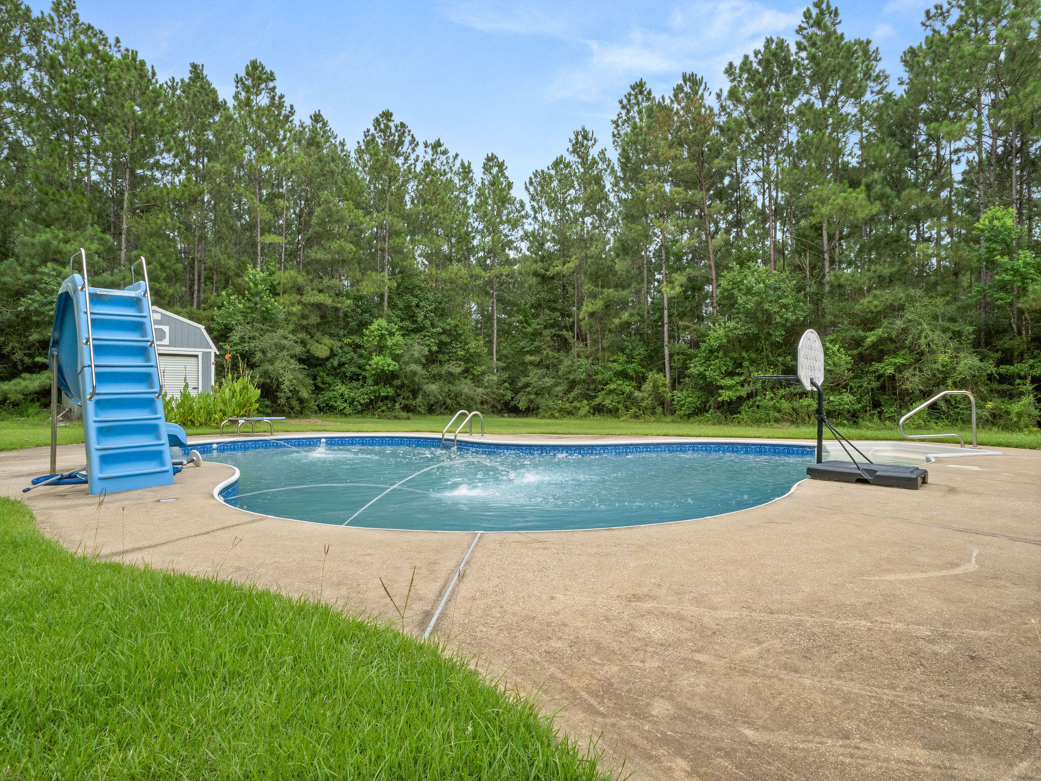 467 Alcock Rd - Photo 2