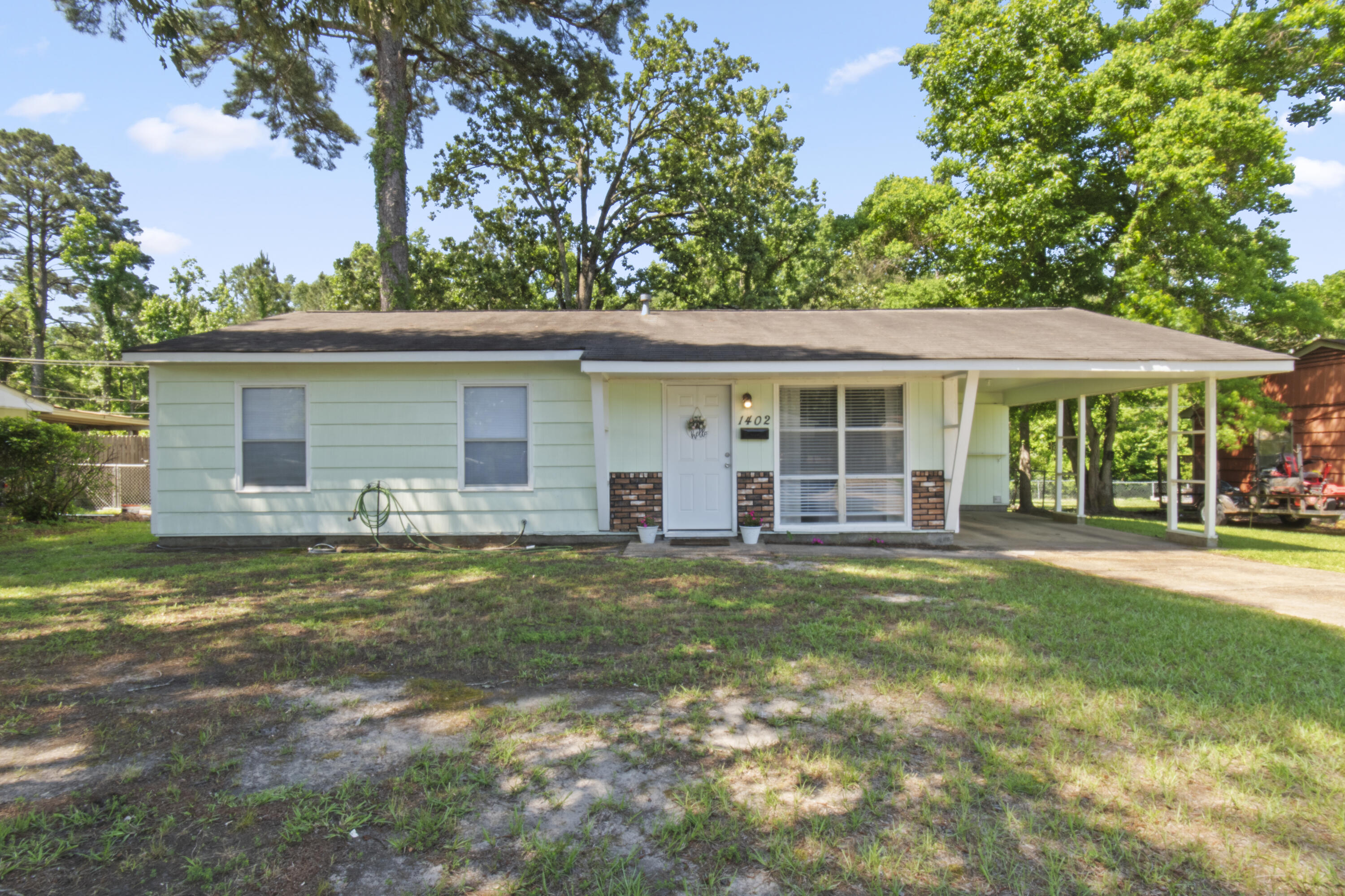 Photo 1 of 14 — 1402 Aaron Ave, Leesville, LA 71446