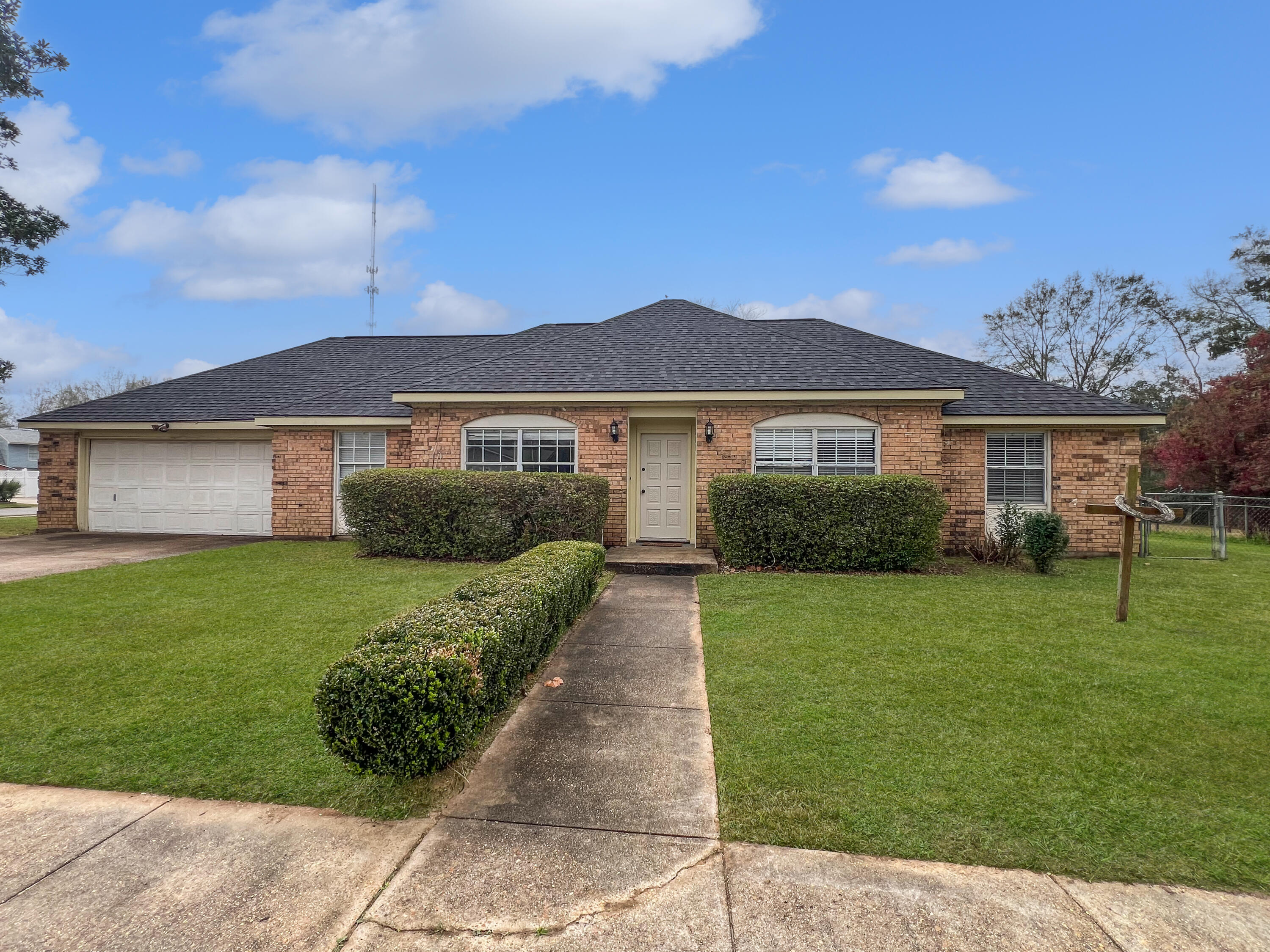 Photo 1 of 12 — 903 Greenbriar St, DeRidder, LA 70634