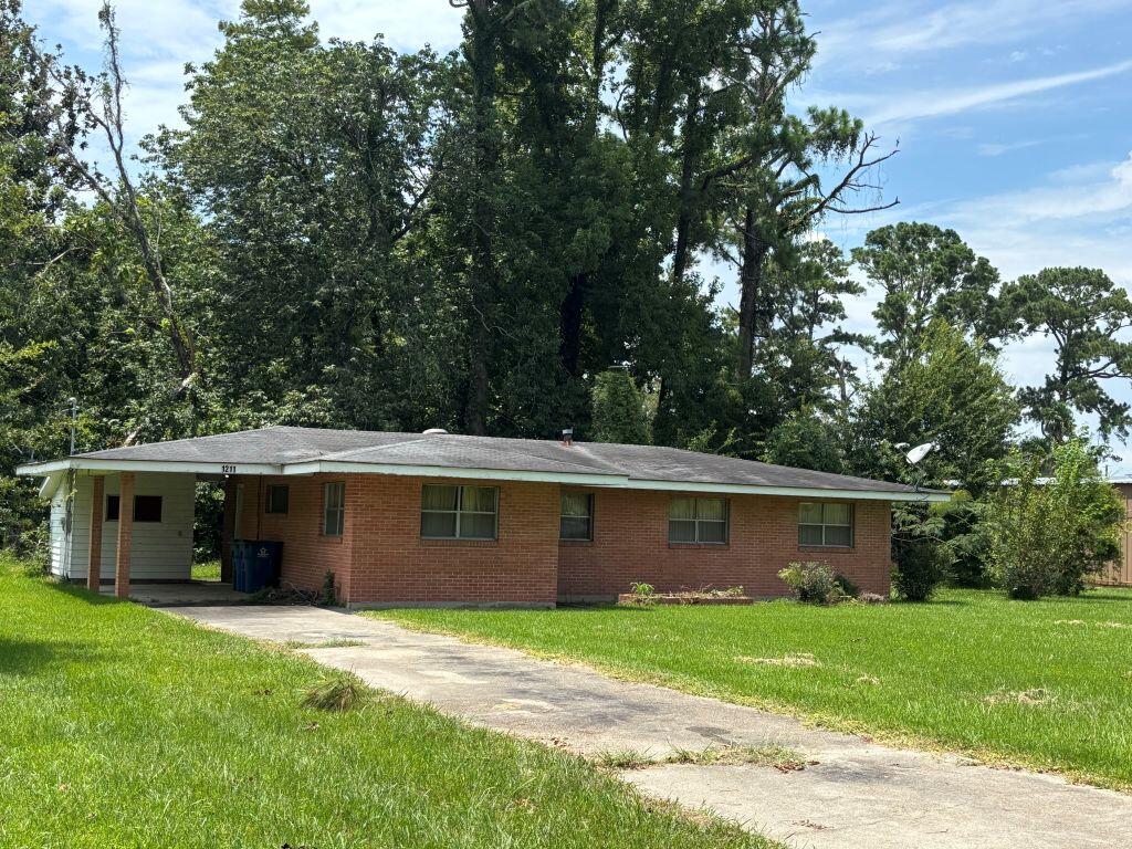Photo 1 of 6 — 1211 S Lake Arthur Ave, Jennings, LA 70546