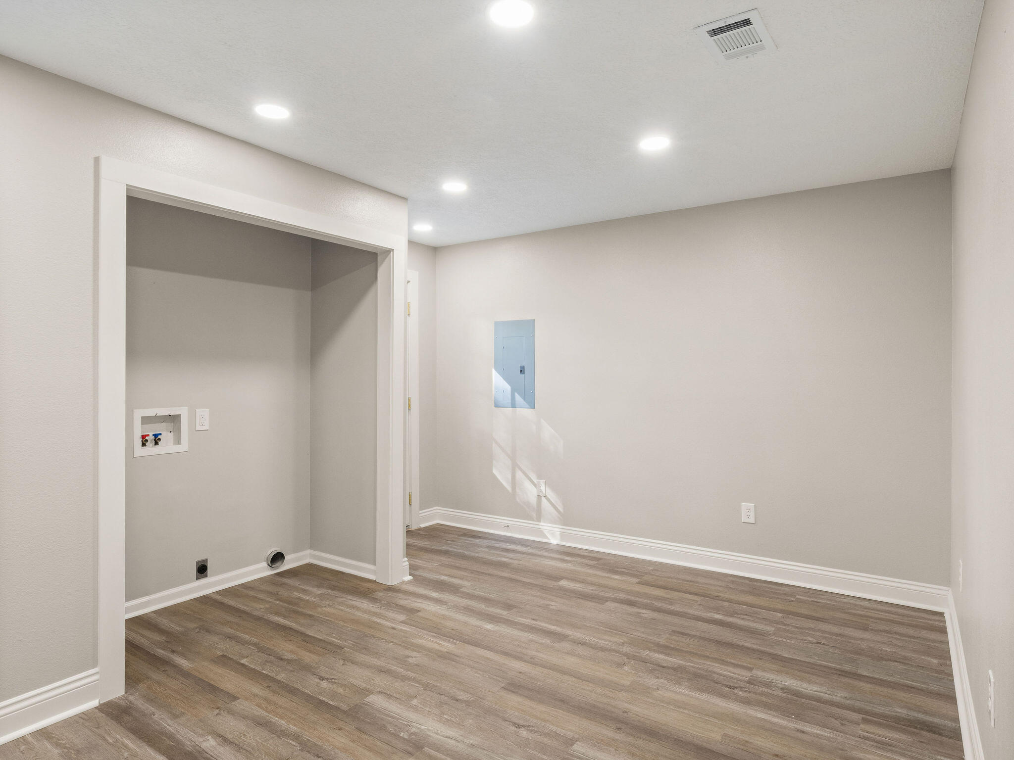 810 Wisteria - Photo 4