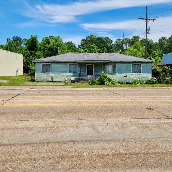Photo 1 of 8 — 1905 5th, Leesville, LA 71446