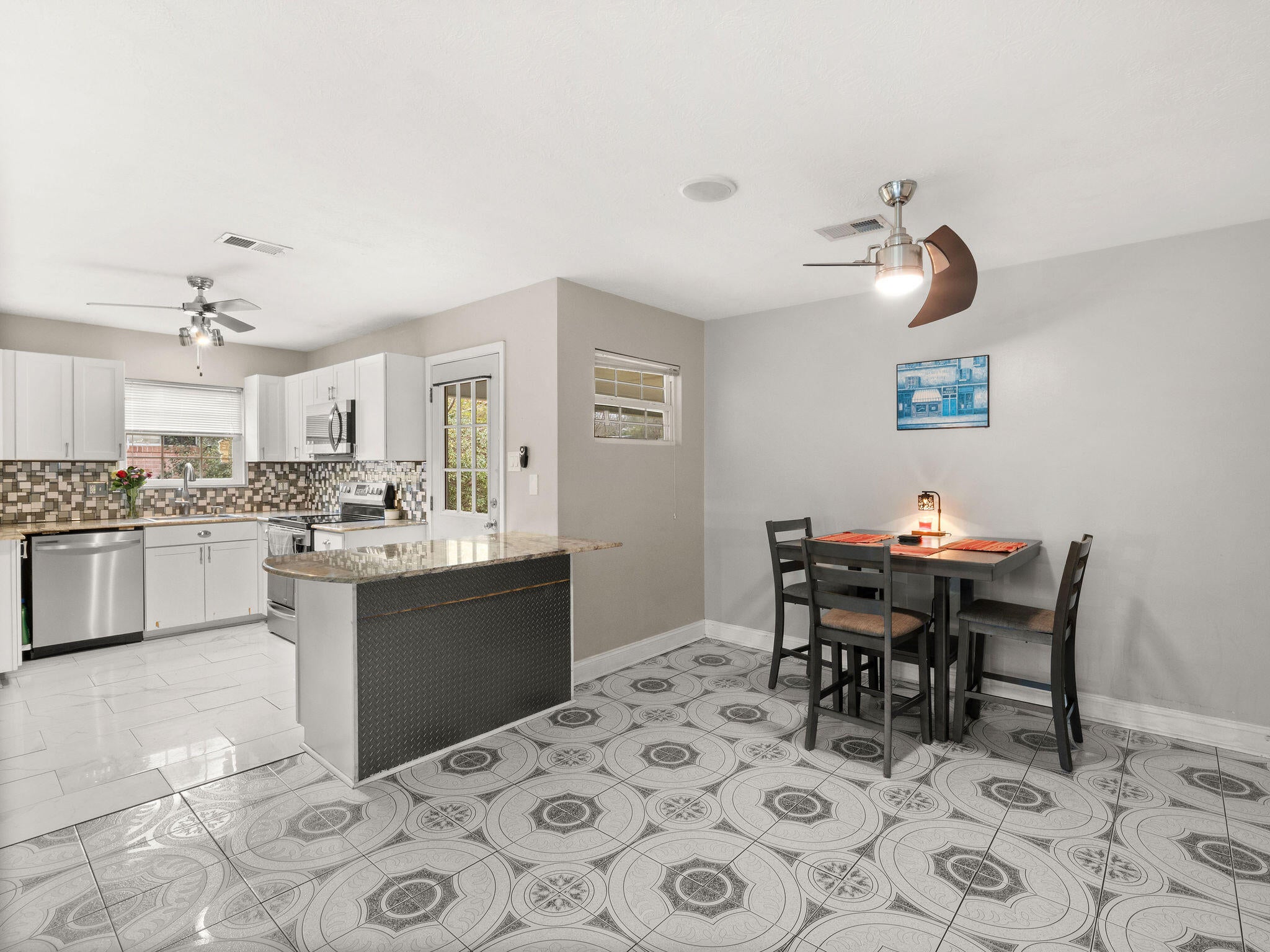 1151 Lucius Dr - Photo 3