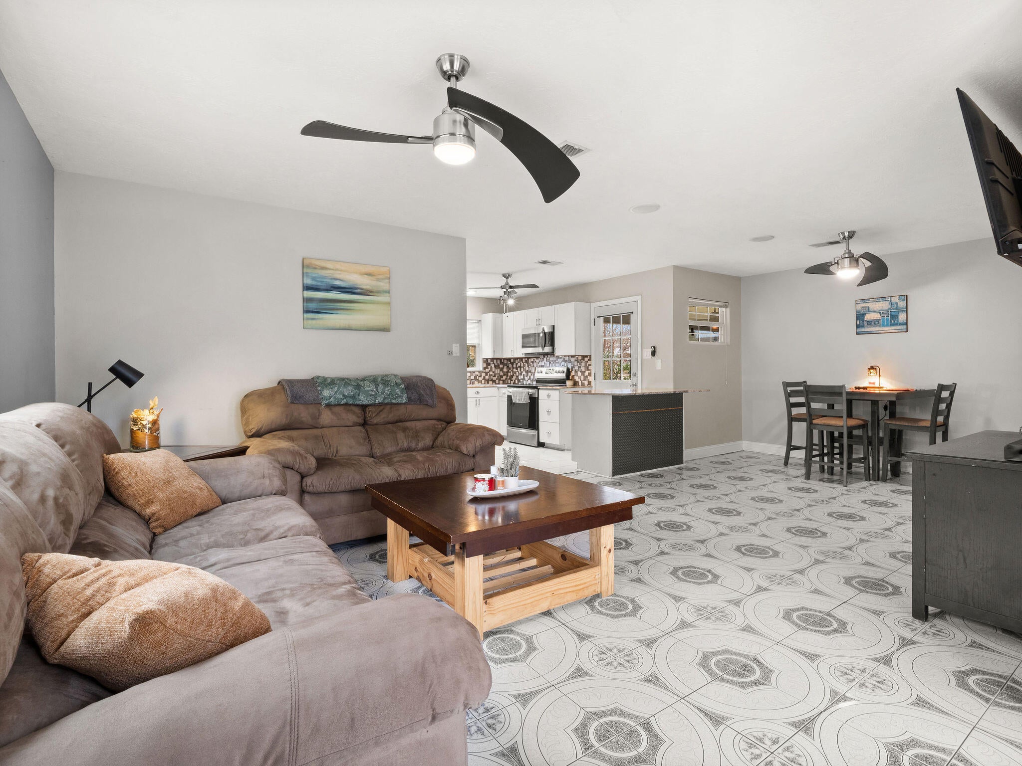 1151 Lucius Dr - Photo 4