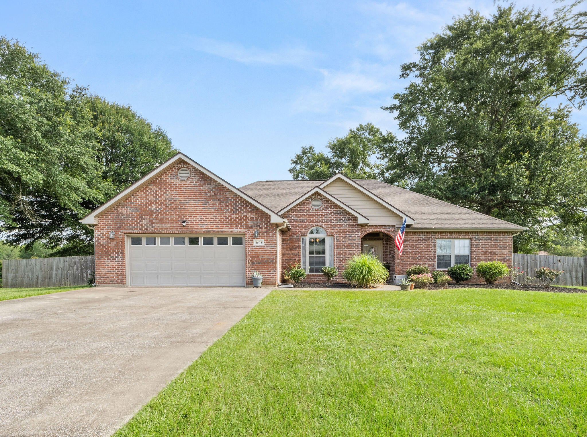 Photo 1 of 17 — 1604 Line Dr, DeRidder, LA 70634