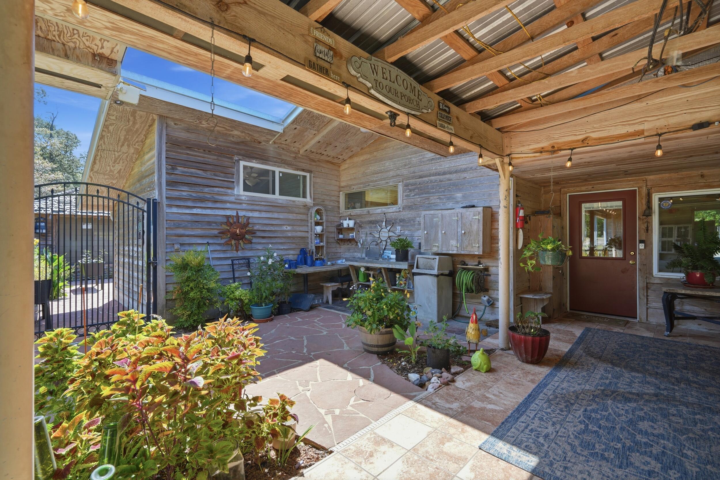 916 Highway 1147 - Photo 3