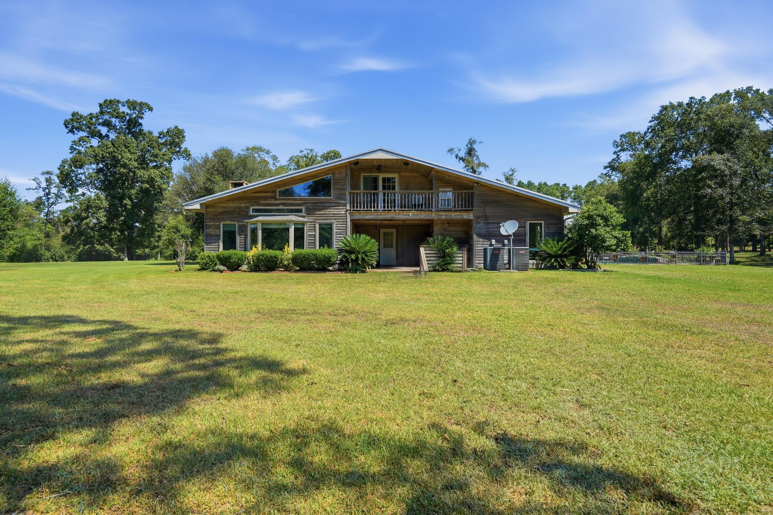 916 Highway 1147 - Photo 2