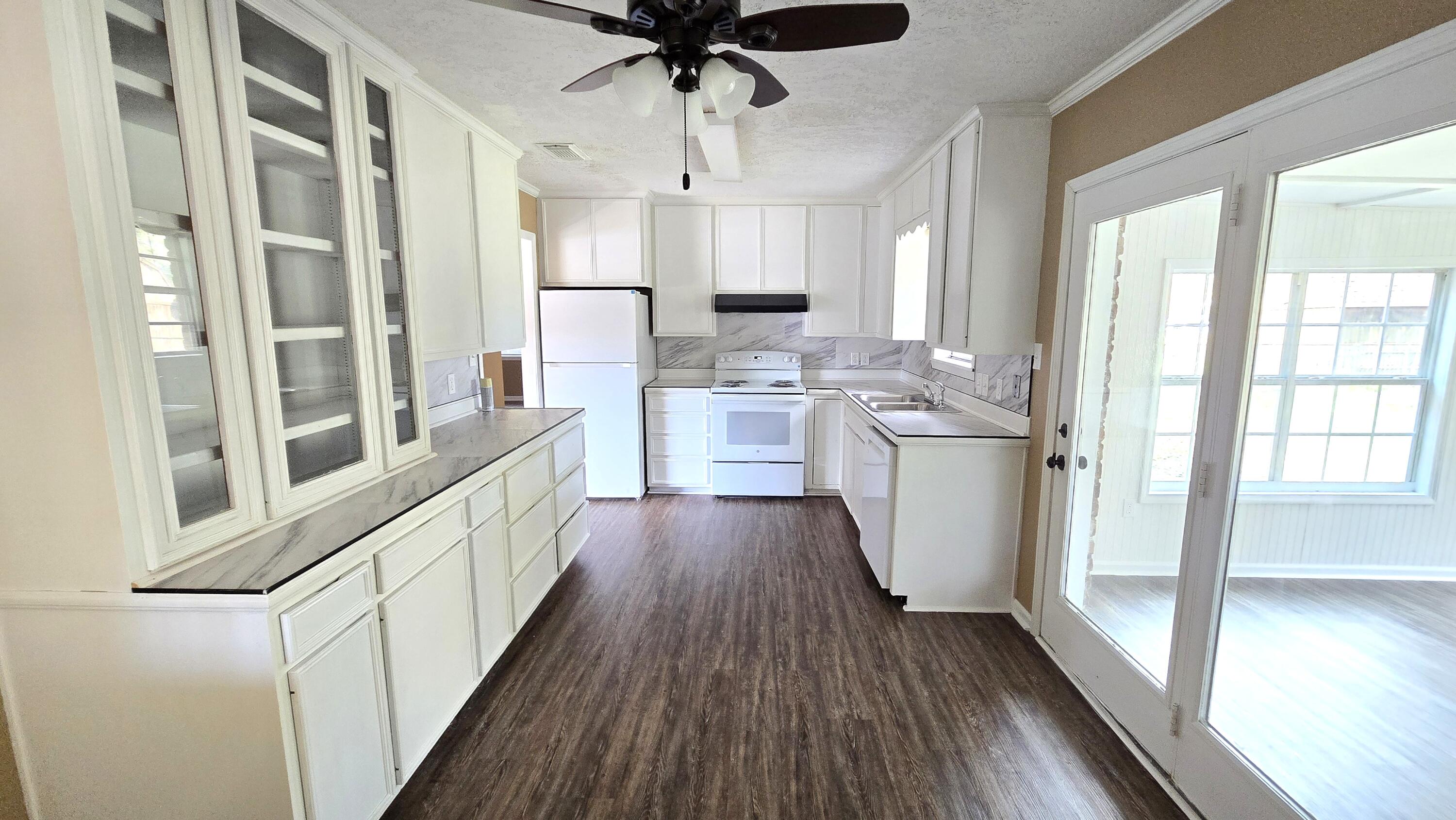 1406 Camelia Dr - Photo 4