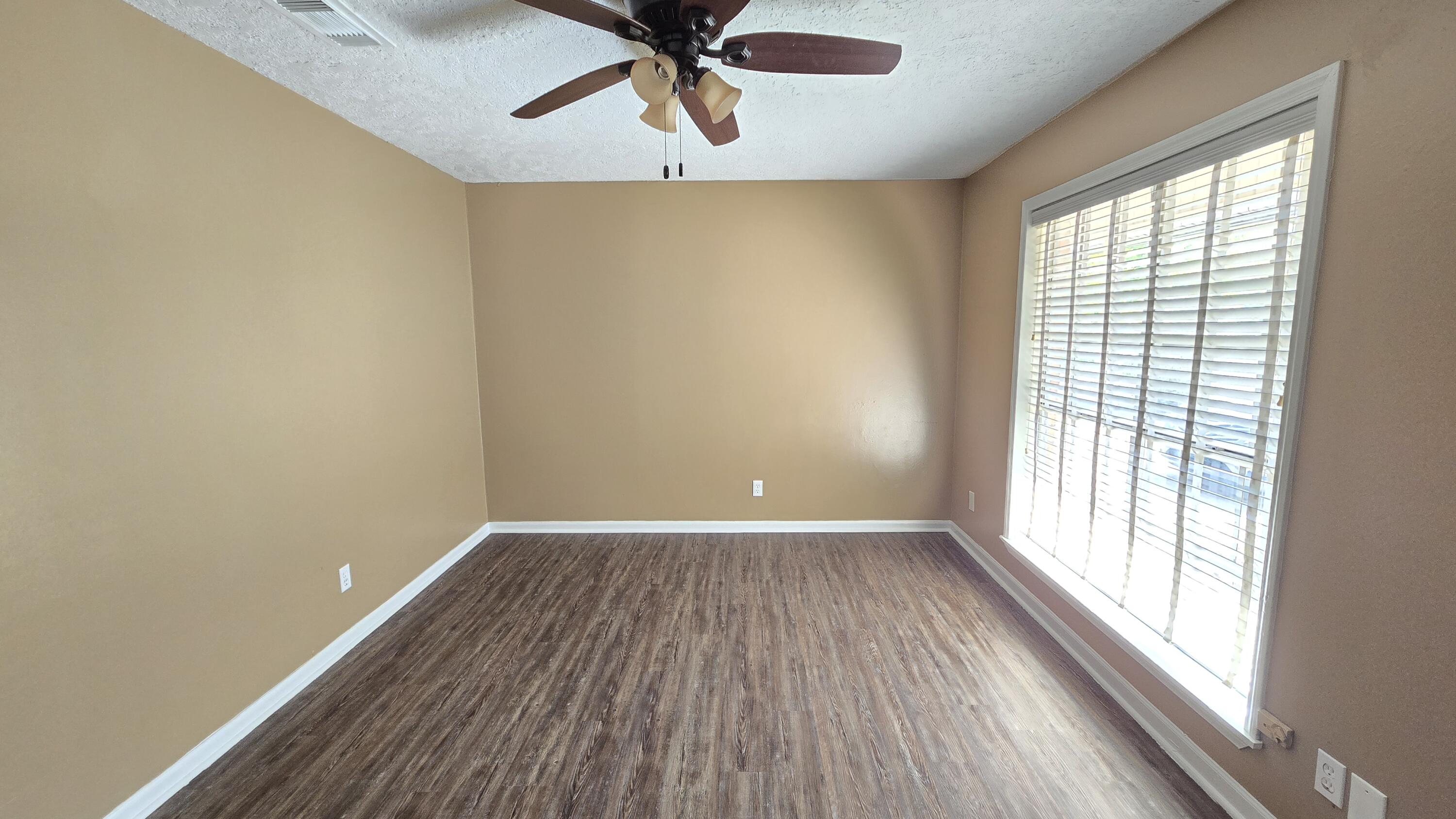 1406 Camelia Dr - Photo 3