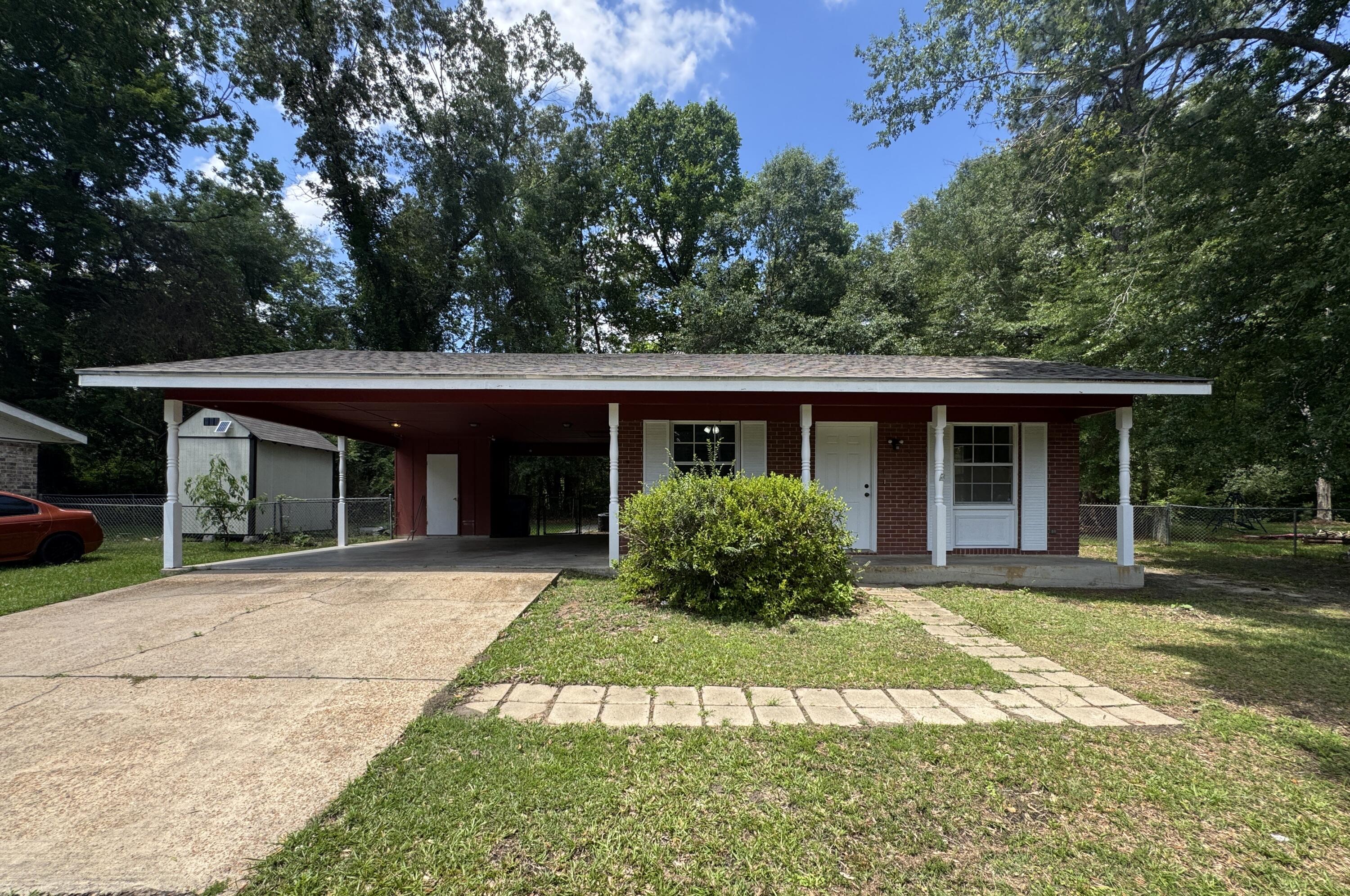 Photo 1 of 10 — 10 Katherine, Leesville, LA 71446