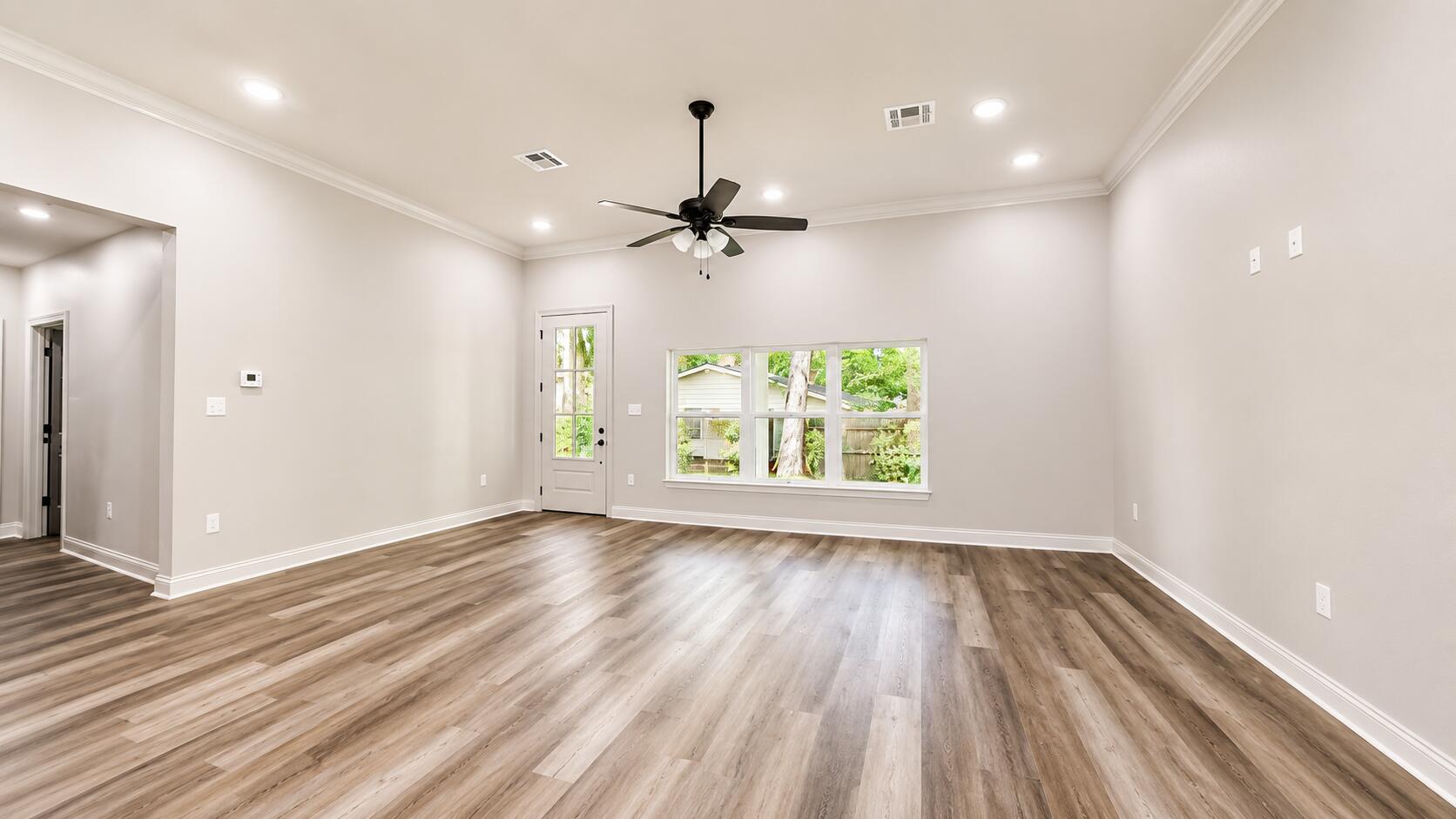808 W 7th St - Photo 4
