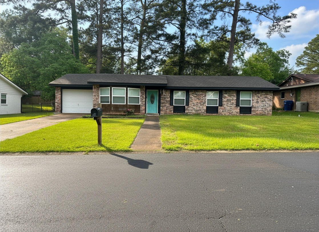 Photo 1 of 14 — 102 4th St, New Llano, LA 71446