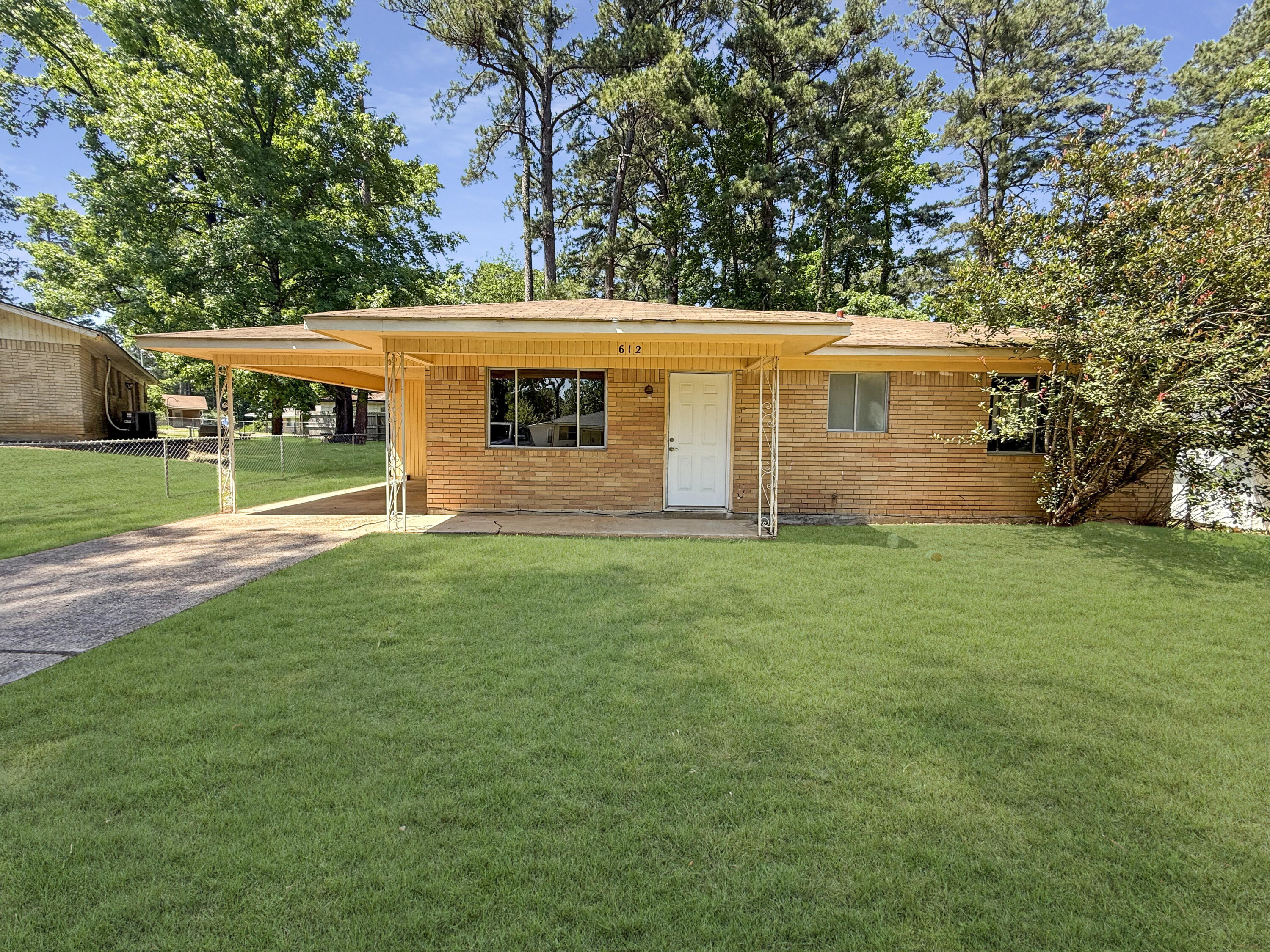 Photo 1 of 16 — 612 Stanton St, New Llano, LA 71461