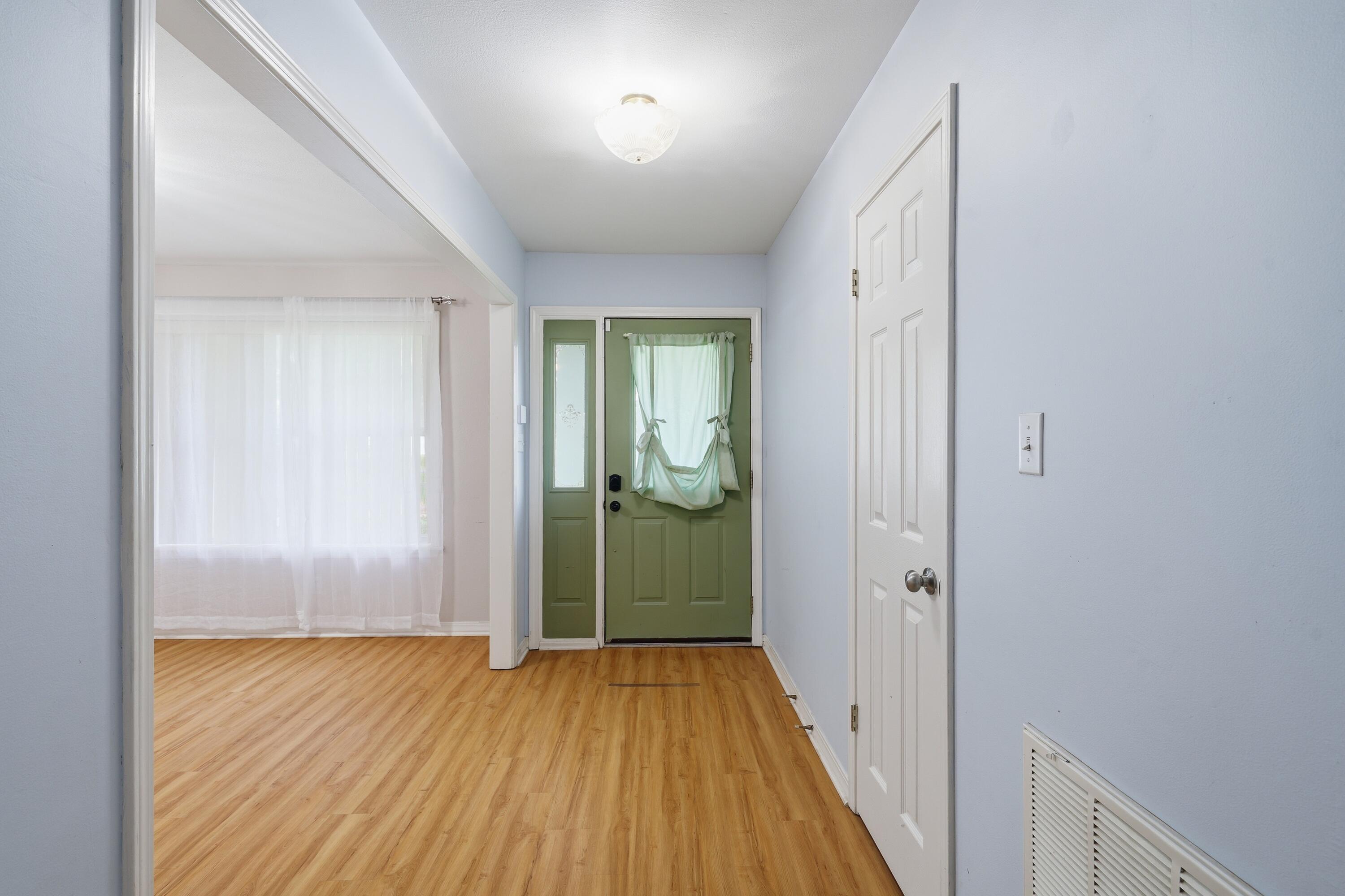 1270 Christina Dr - Photo 4