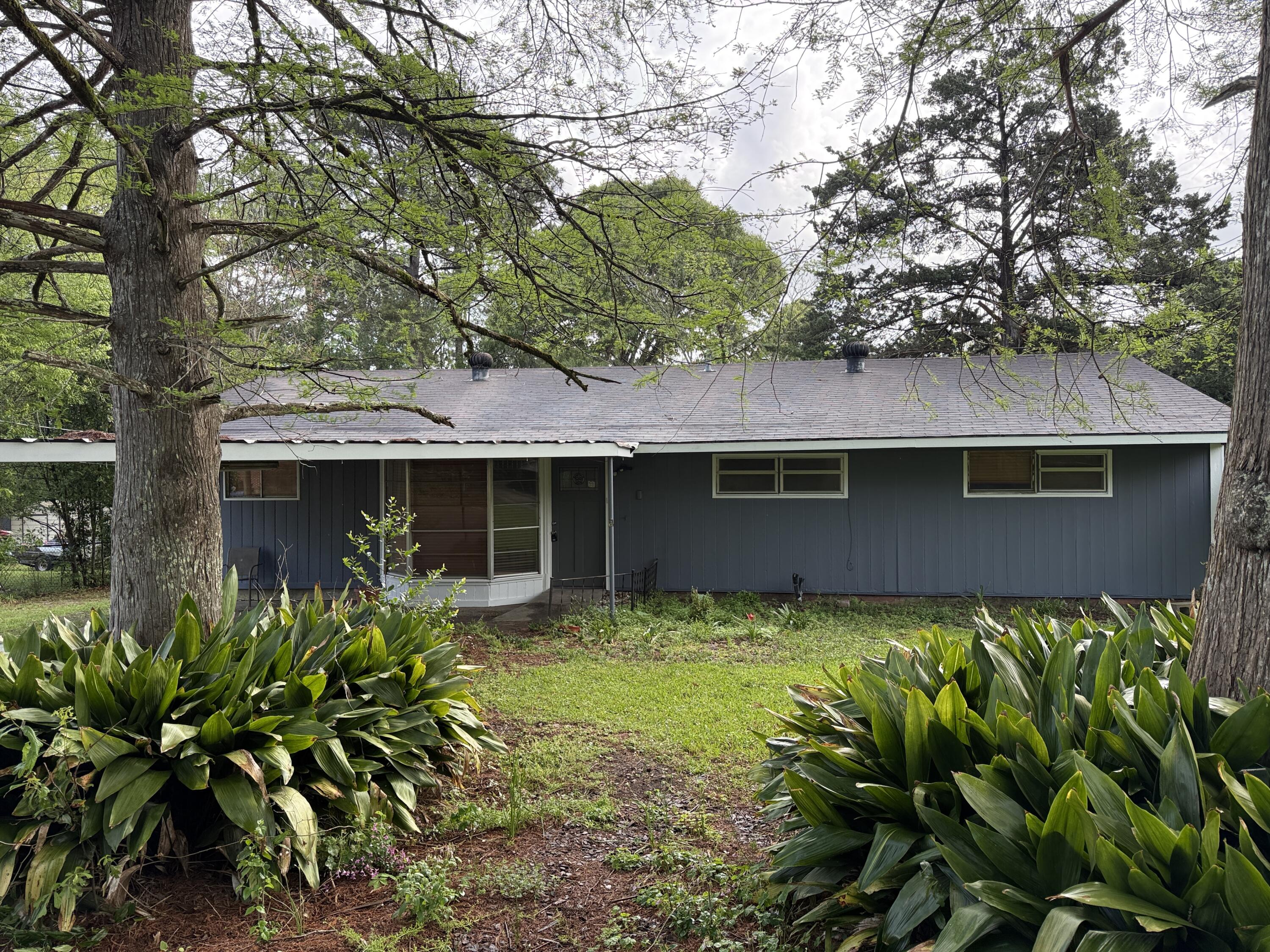 Photo 1 of 17 — 406 Cain Ave, DeRidder, LA 70634