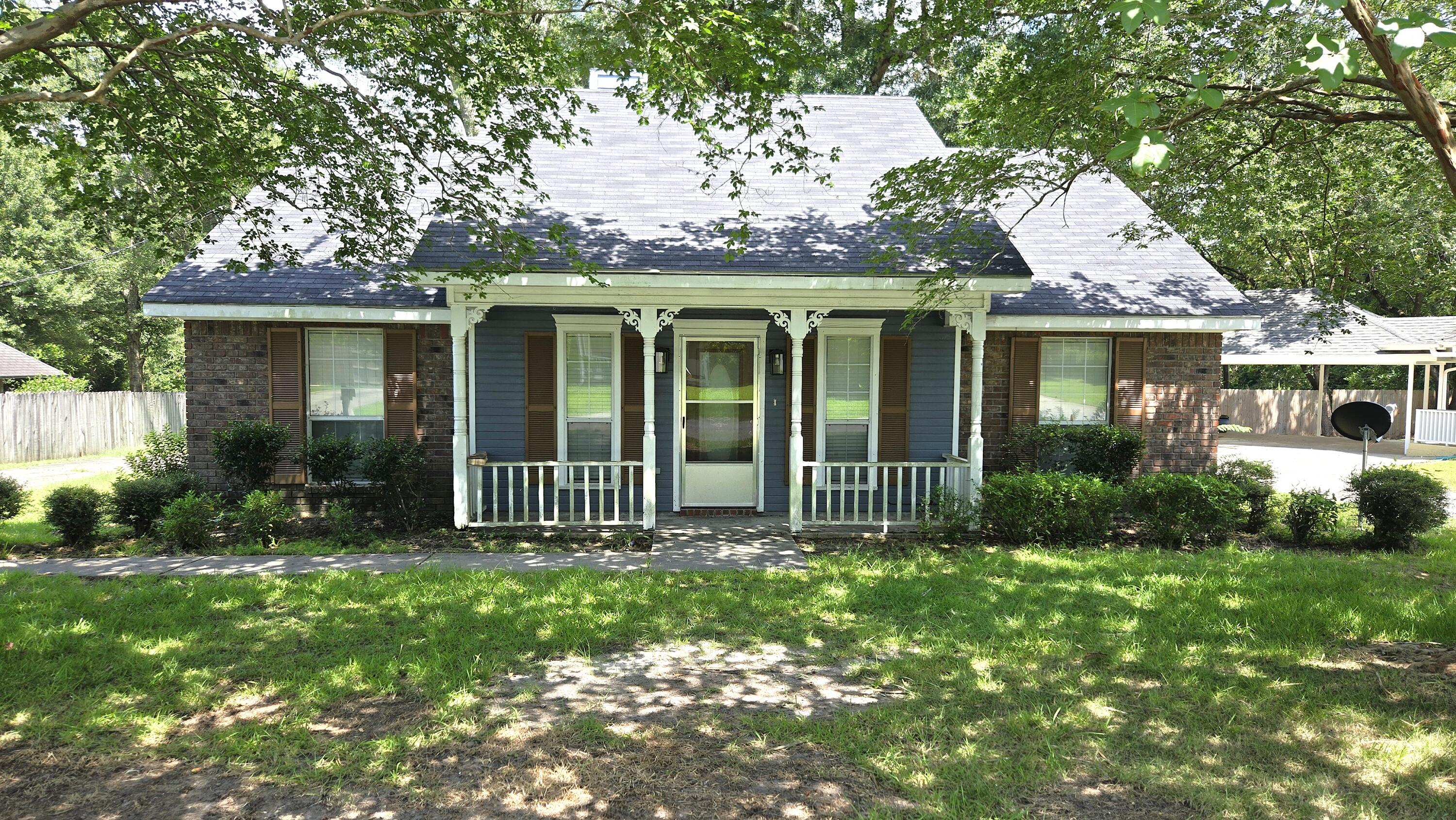 Photo 1 of 13 — 504 Stacey, DeRidder, LA 70634
