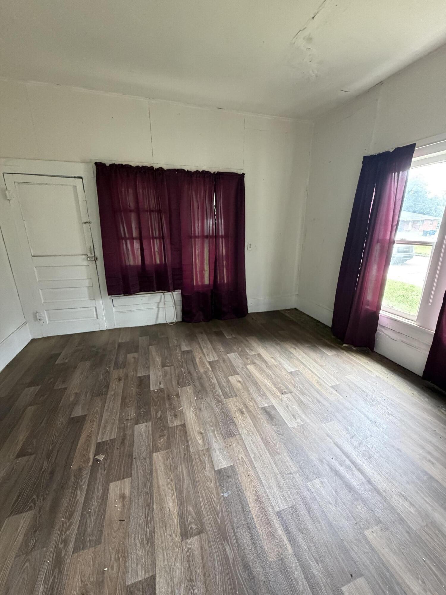 201 N Texas St - Photo 3