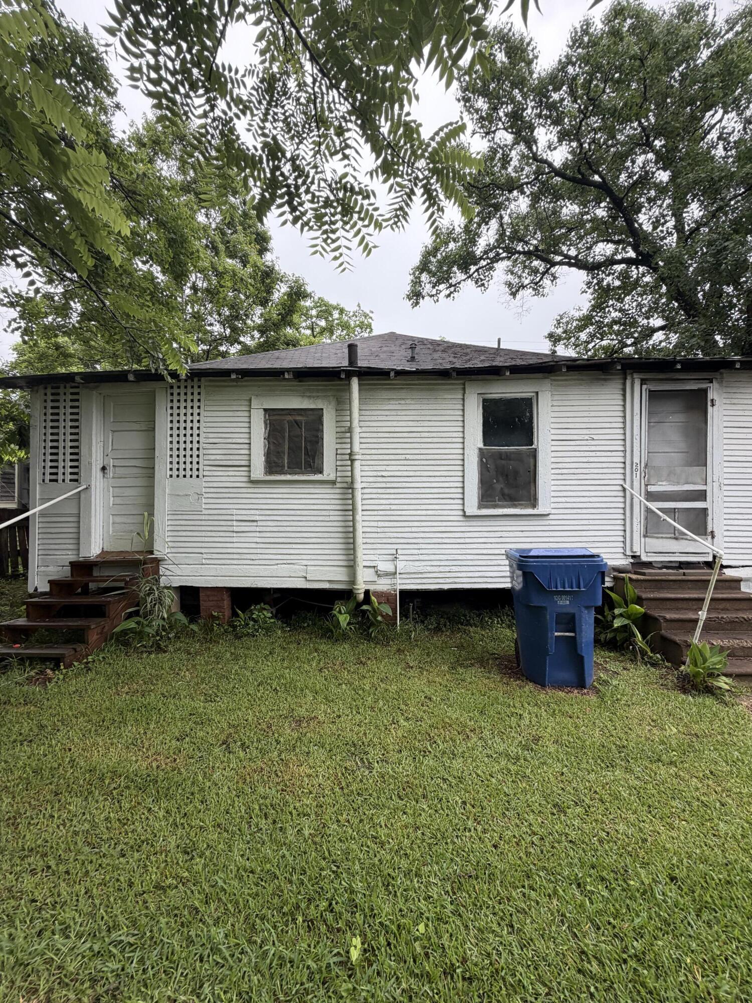 201 N Texas St - Photo 2