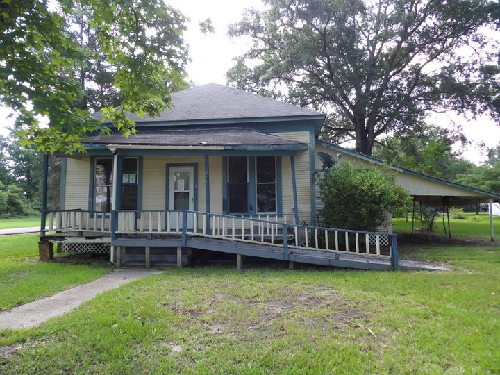 Photo 1 of 17 — 502 Pine, Elizabeth, LA 70638