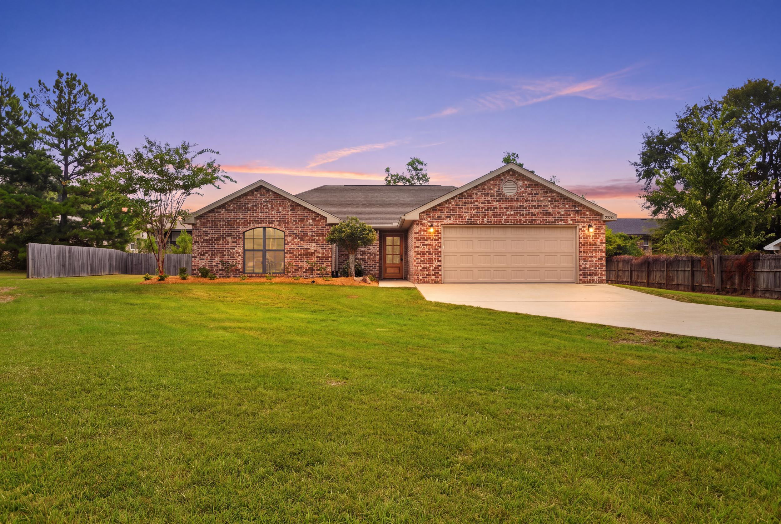 2010 Glenhaven - Photo 2