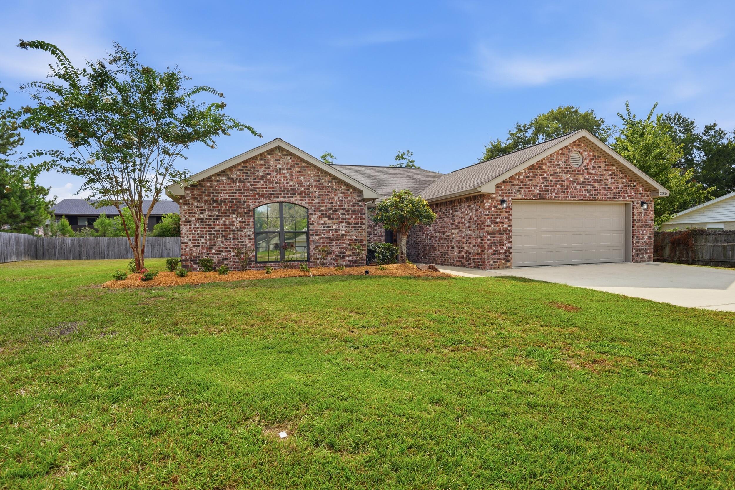 2010 Glenhaven - Photo 4