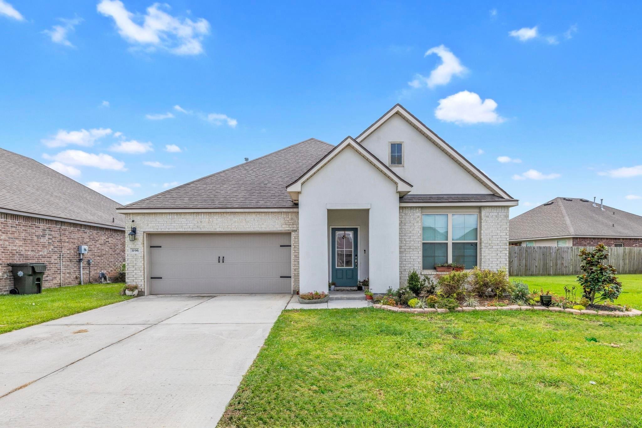 Photo 1 of 14 — 3196 Crest Ln, Lake Charles, LA 70607